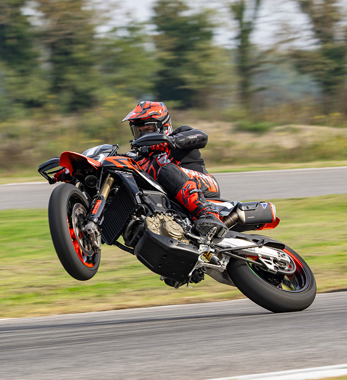 Ducati-Hypermotard-Mono-DWP24-Elettronica-carousel-imgtxt-677x740-03