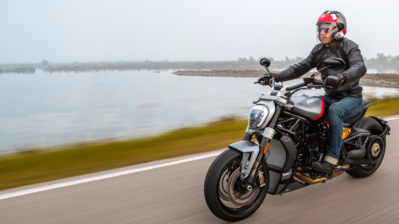 XDiavel-03b-Video-Full-1330x748