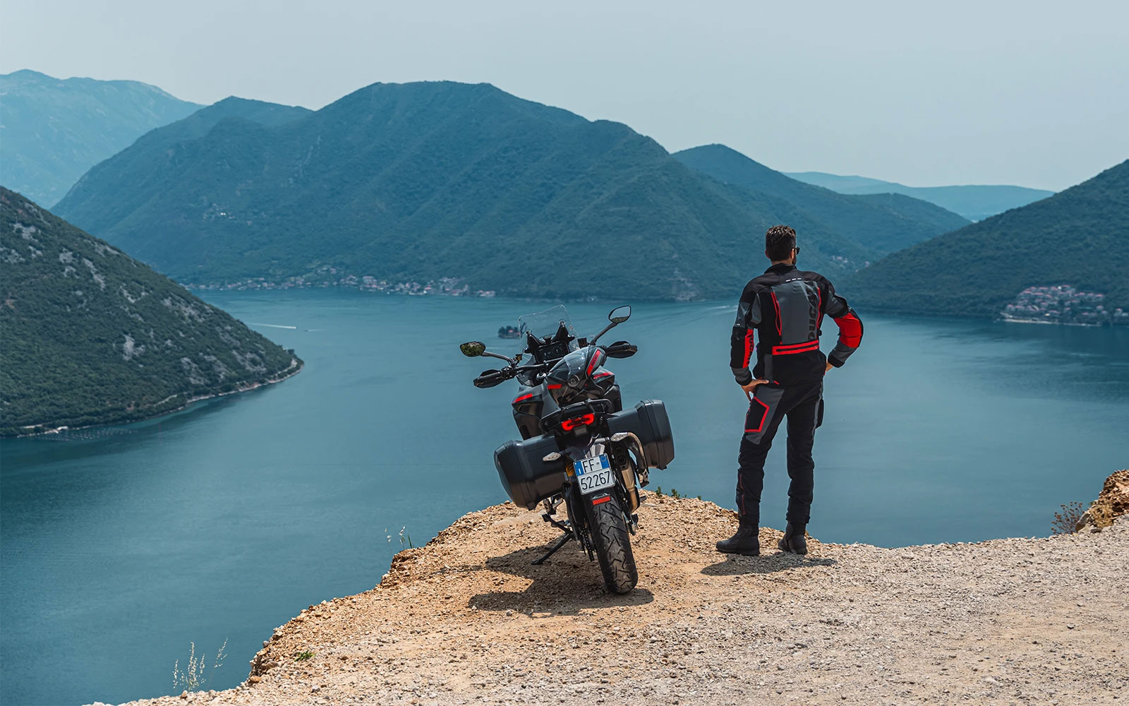 Ducati-travel-stories-ducati-MTS-GT-1600x1000