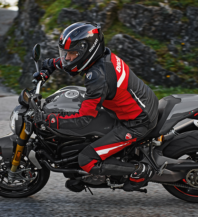 Equipaggiamento-03-Giacca-Carousel-677x740